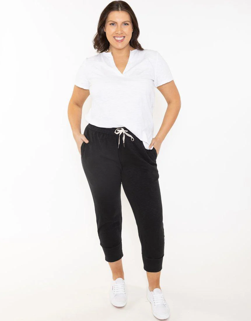 3/4 Brunch Pants - Black - Image 9