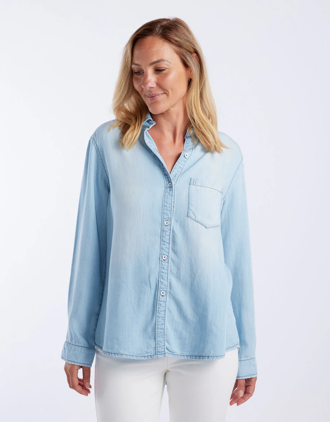 Ava Vintage Shirt - Light Wash - Image 15