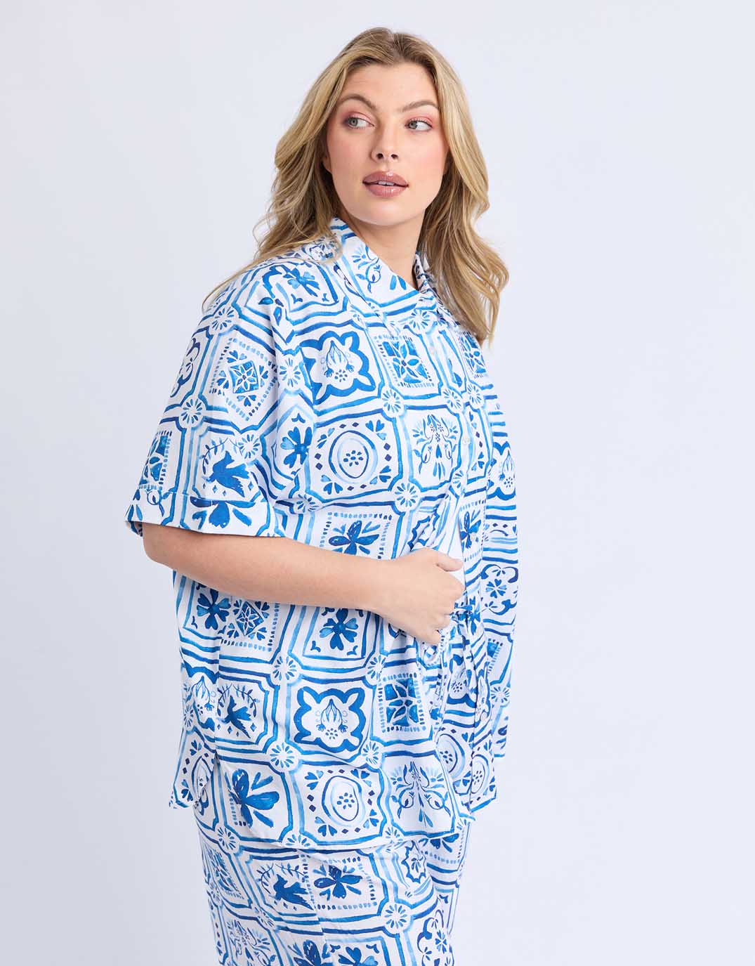 Dolce Tile Shirt - Ocean Tile Print - Image 6