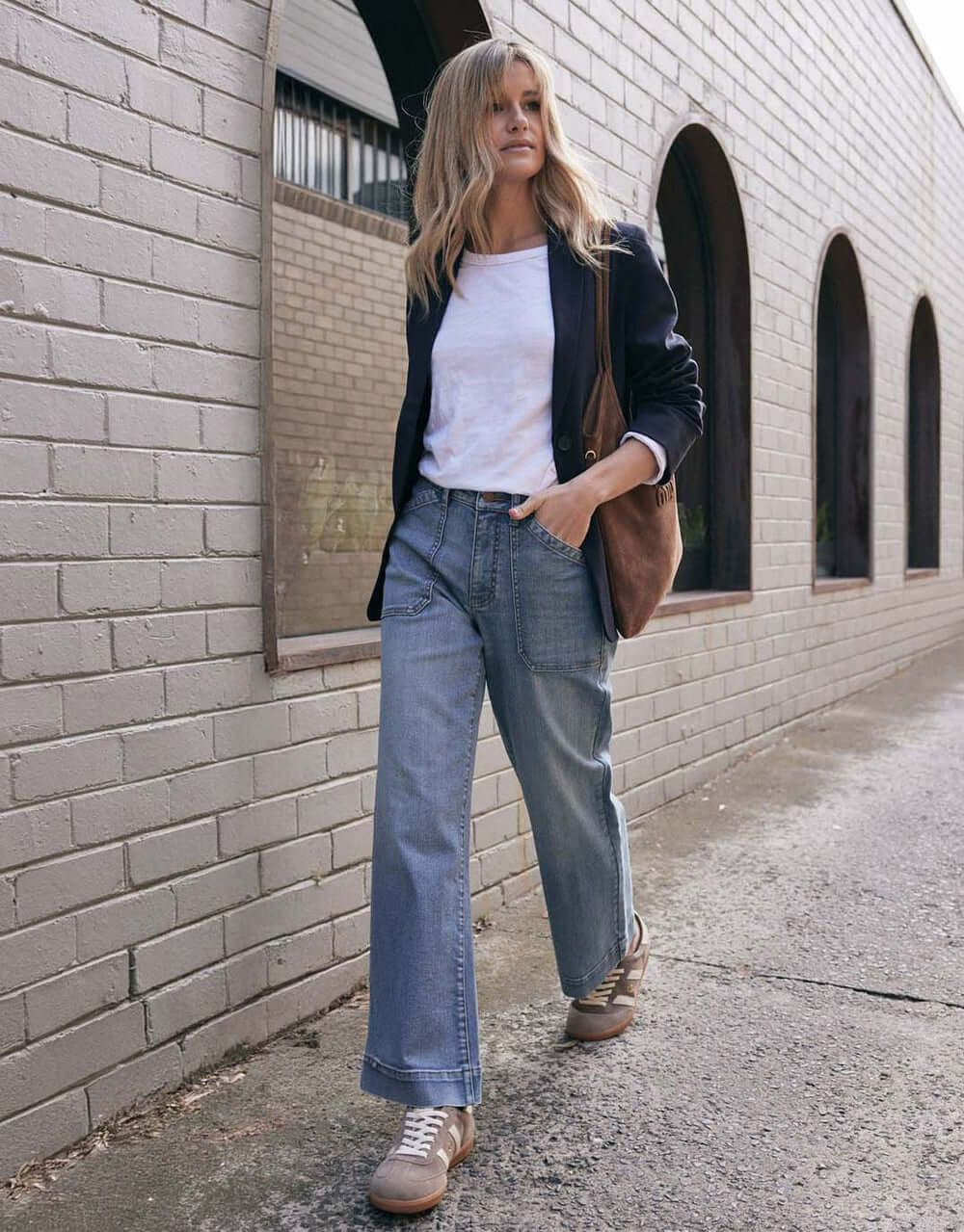 Catalina Wide Leg Jeans - Mid Wash - Image 4